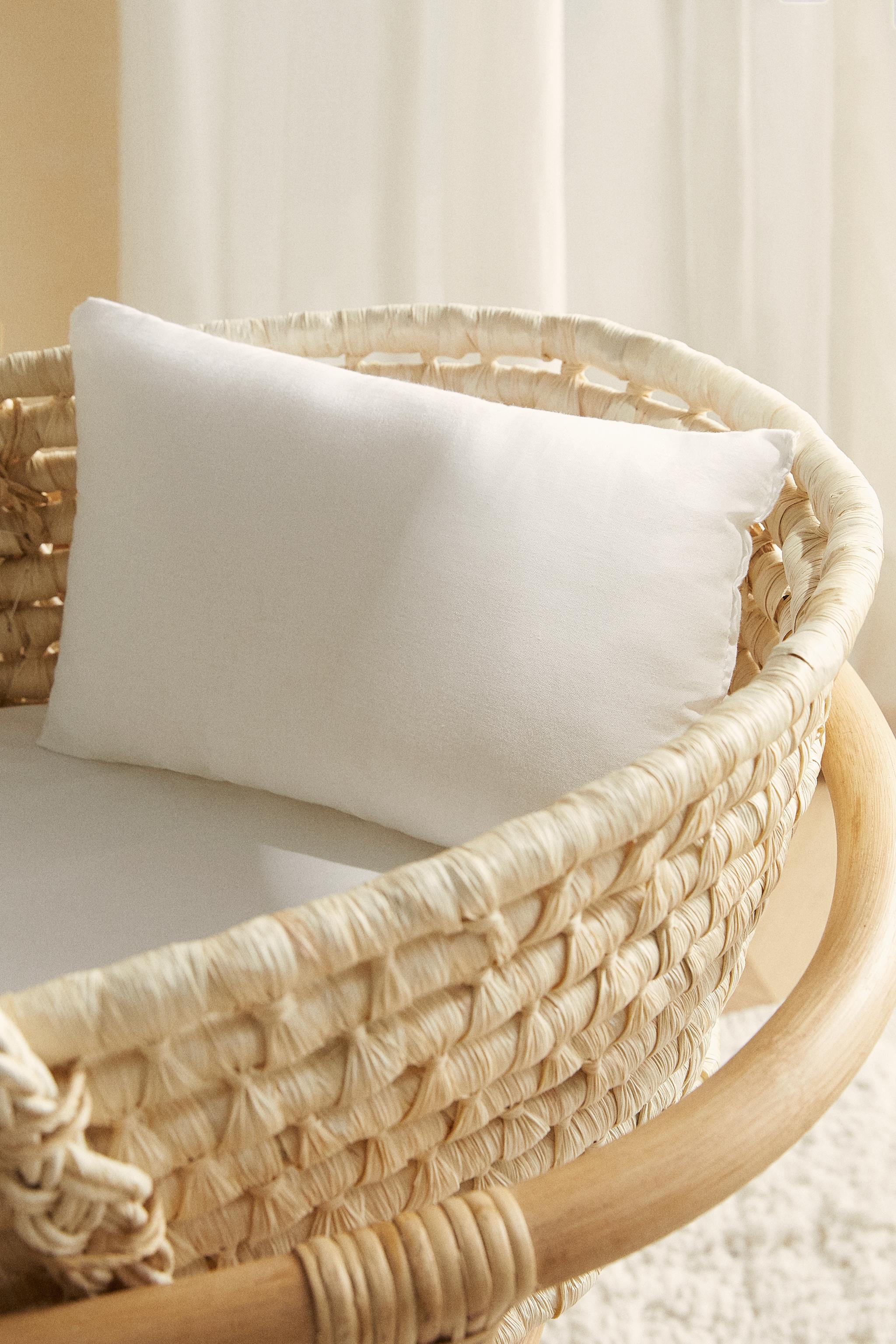 BASSINET AND MINI CRIB PILLOW INSERT